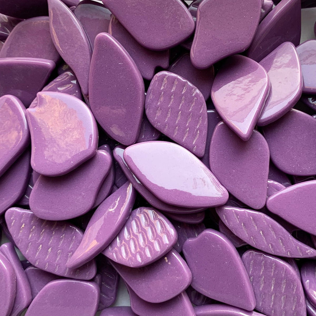 Verre Mosaique - glass mosaic -Glasmosaik-glasmozaïek-Bloemblaadjes Glas Magenta - mosaicshop