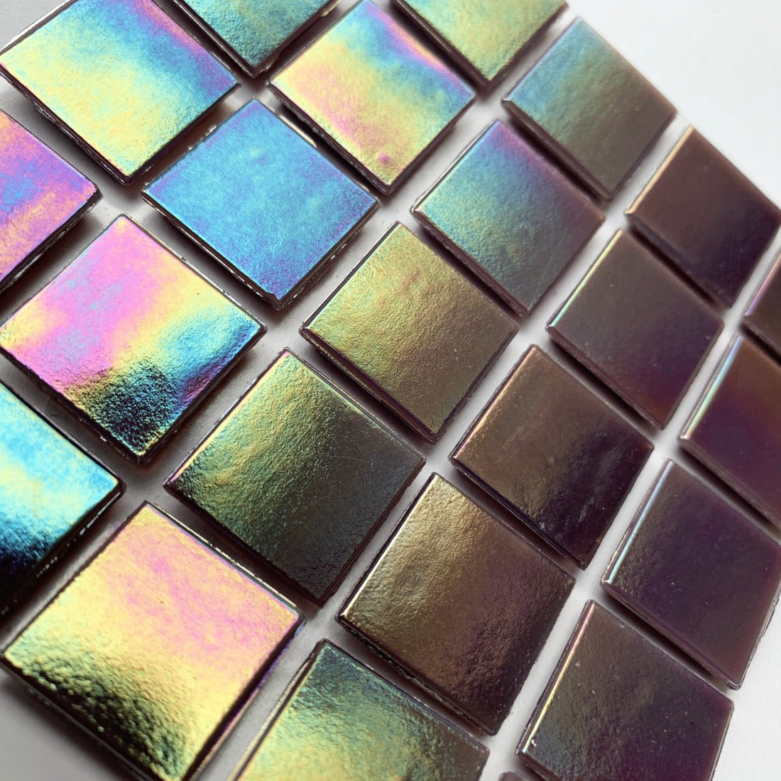 Verre Mosaique - glass mosaic -Glasmosaik-glasmozaïek-Glasmozaiek Iriserend 20mm Amethist - mosaicshop