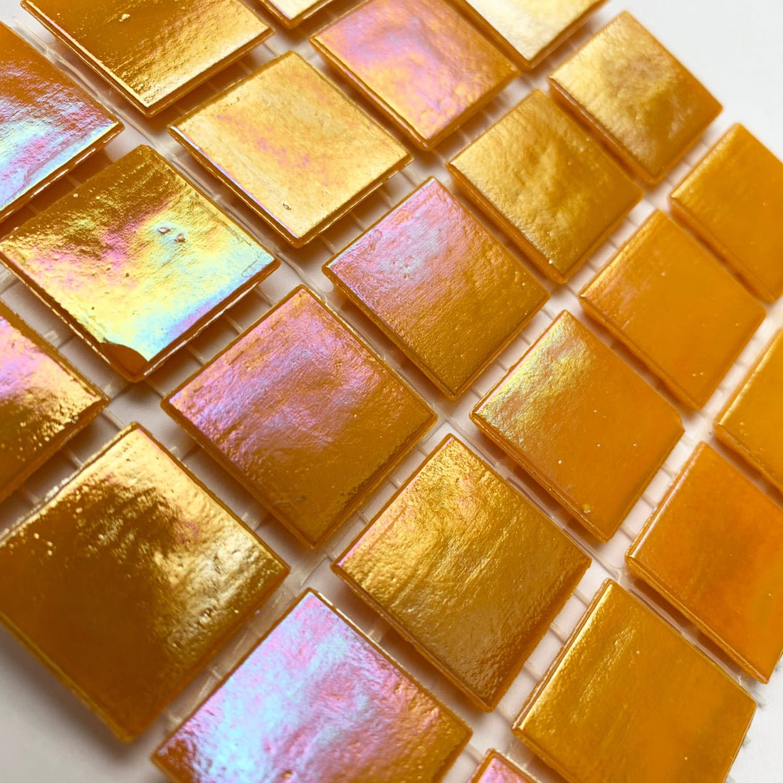 Verre Mosaique - glass mosaic -Glasmosaik-glasmozaïek-Glasmozaiek Iriserend 20mm Oranje - mosaicshop