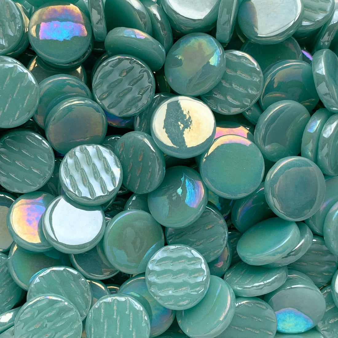 Verre Mosaique - glass mosaic -Glasmosaik-glasmozaïek-Ronde Glastegel Parelmoer 18mm Licht Cyaan - mosaicshop