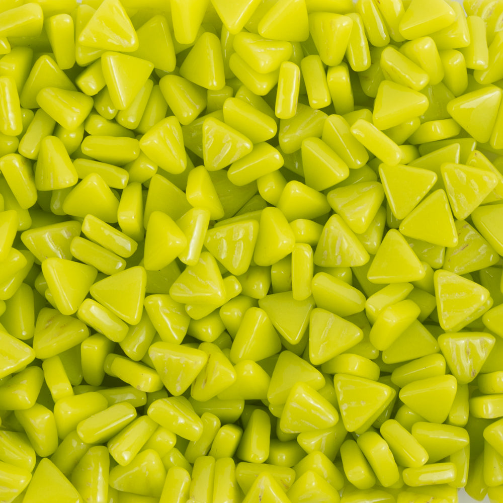Mini mosaico de vidrio triangular verde y amarillo