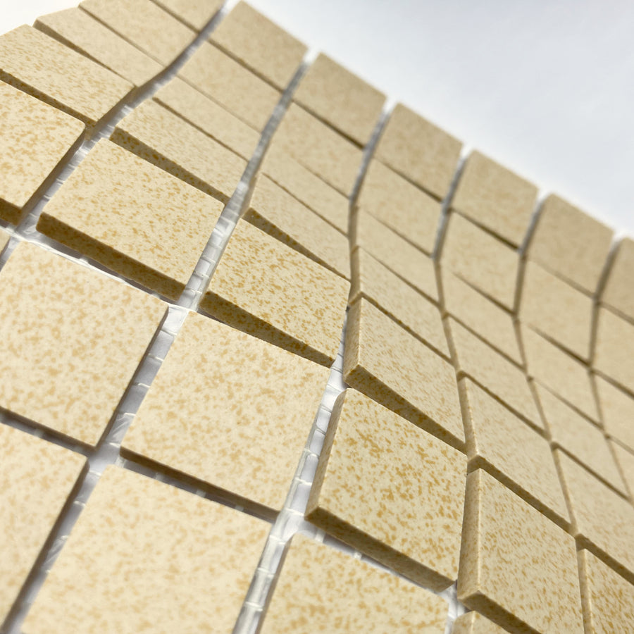 Winckelmans Jaune 202 Mouchetés – tessere di mosaico opache da 20x20 mm su rete