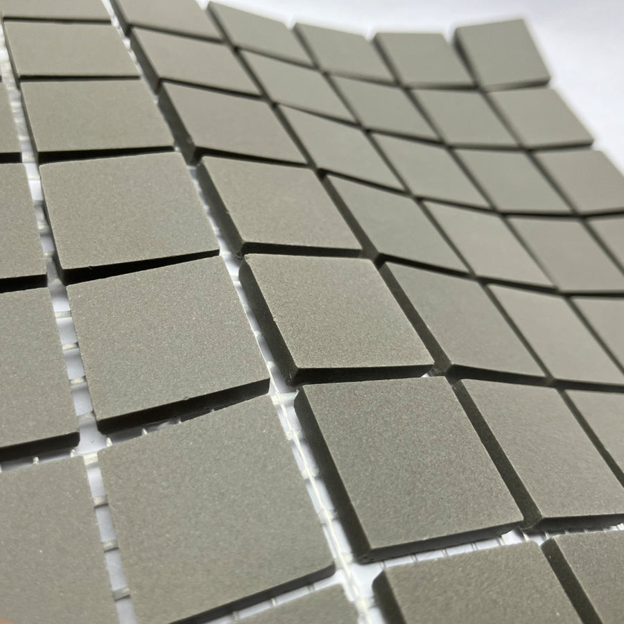 Winckelmans Ardoise – tessere di mosaico opache da 20x20 mm su rete