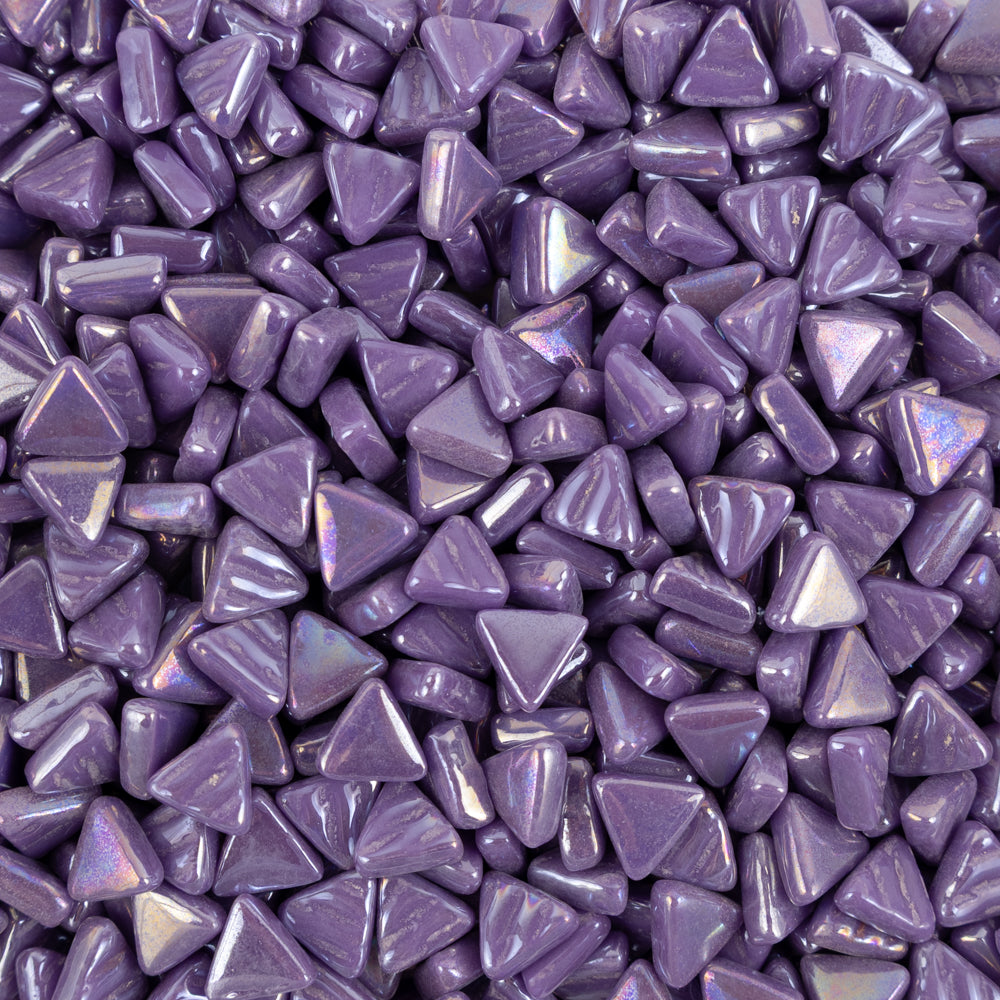 Packshot Mini Glass Mosaic Triangle Iridised – purple – 8mm