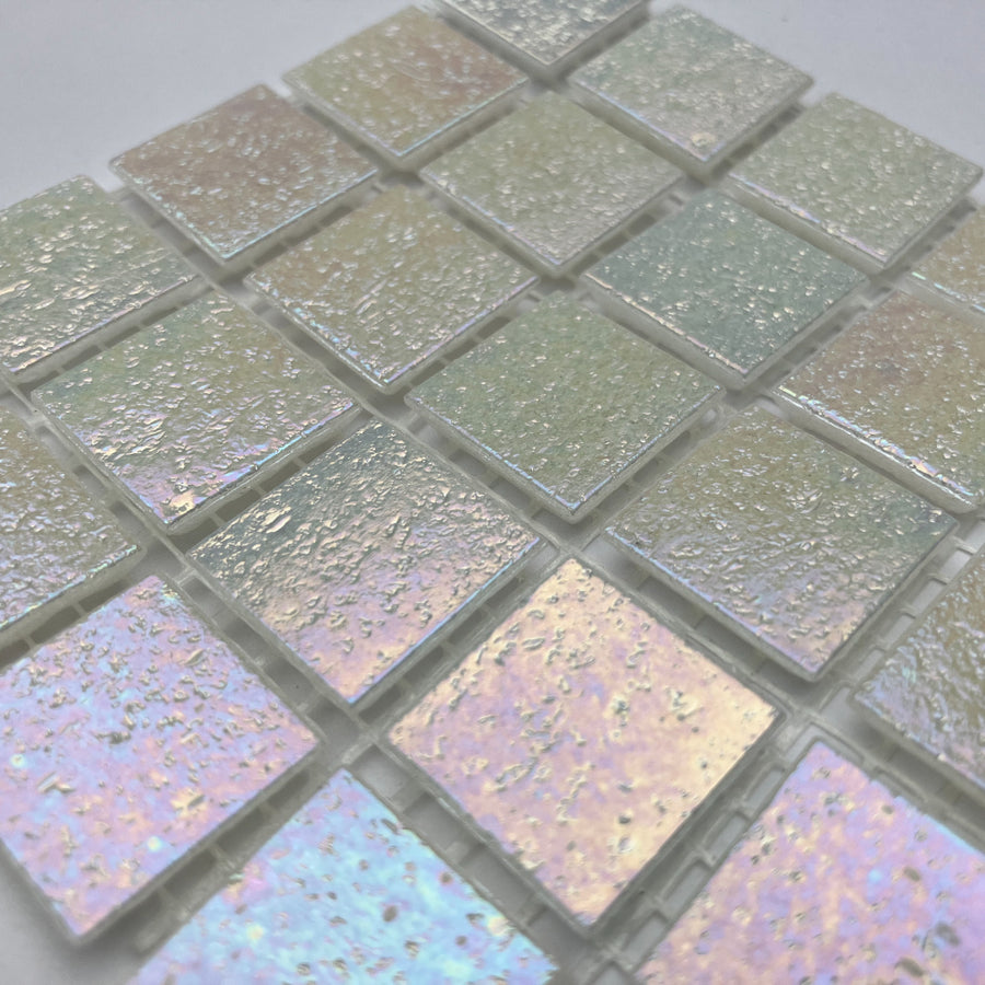 Mosaico di vetro iridescente 20mm Oester