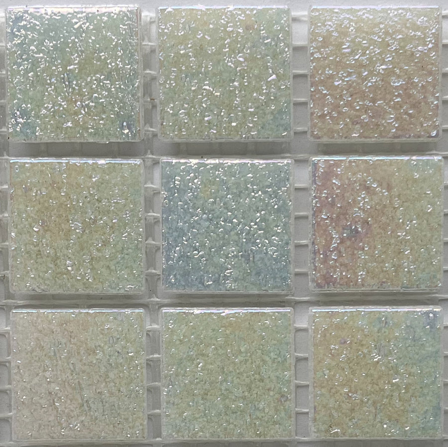 Mosaico di vetro iridescente 20mm Oester