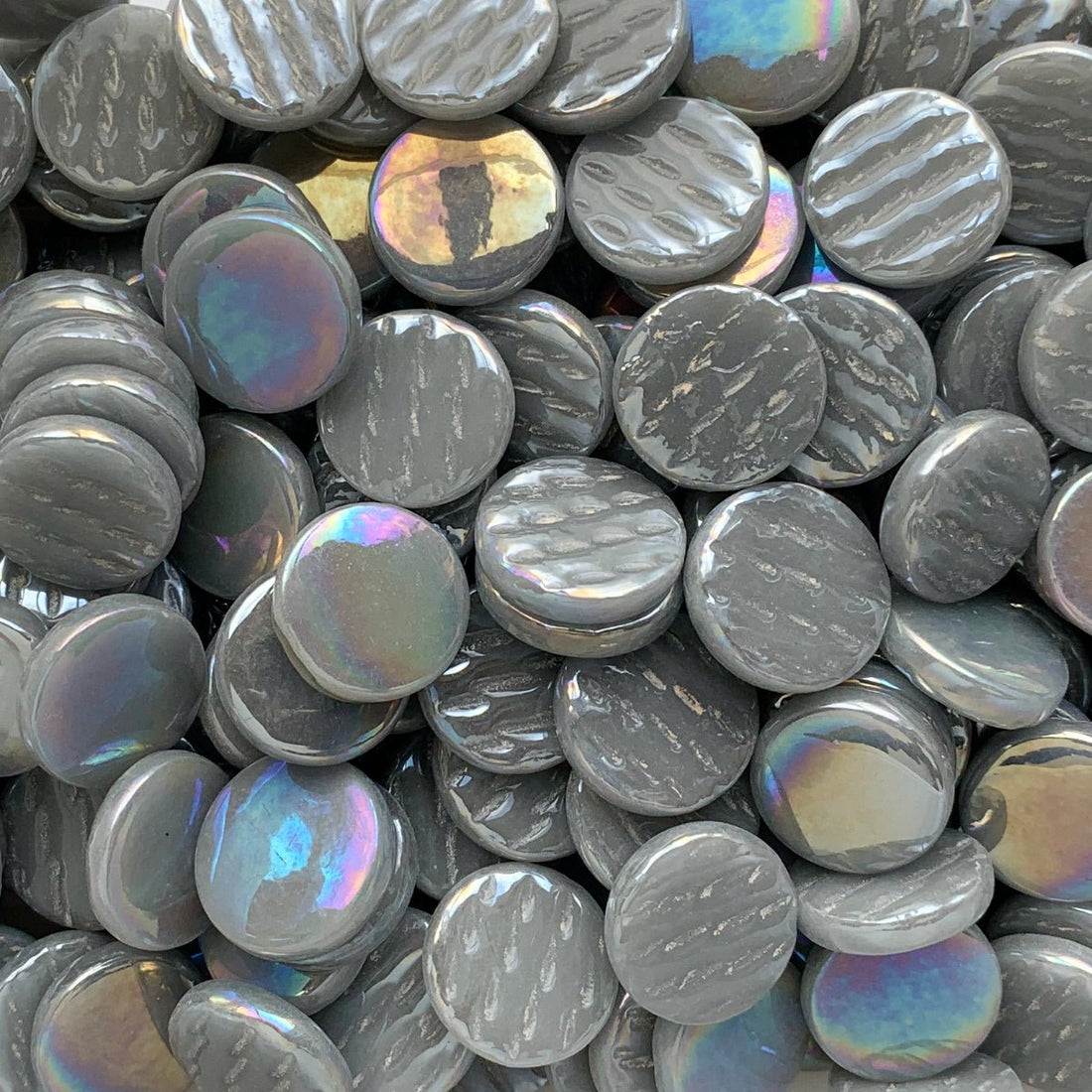 Verre Mosaique - glass mosaic -Glasmosaik-glasmozaïek-Ronde Glastegel Parelmoer 18mm Grijs - mosaicshop