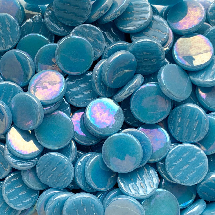 Verre Mosaique - glass mosaic -Glasmosaik-glasmozaïek-Ronde Glastegel Parelmoer 18mm Lichtblauw - mosaicshop