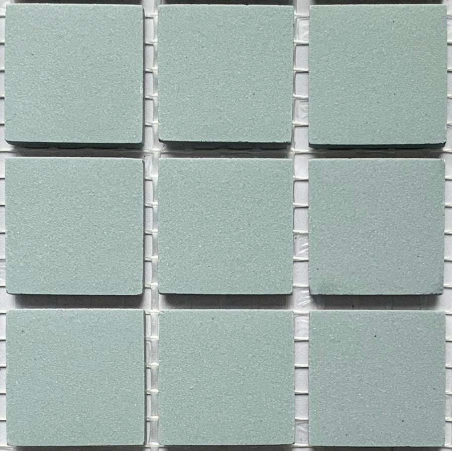 Winckelmans Bleu Pale – tessere di mosaico opache da 20x20 mm su rete