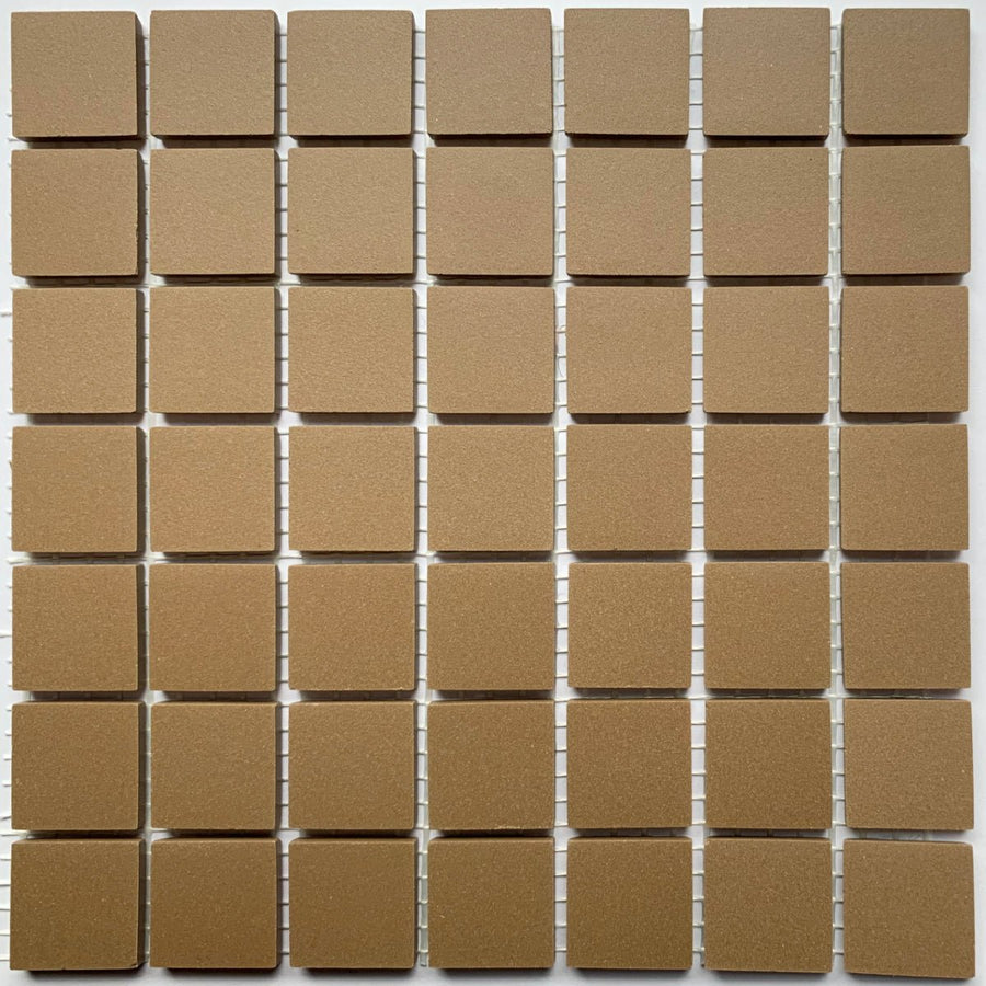 Winckelmans Café – tessere di mosaico opache da 20x20 mm su rete