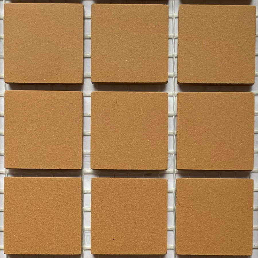 Winckelmans Caramel – tessere di mosaico opache da 20x20 mm su rete