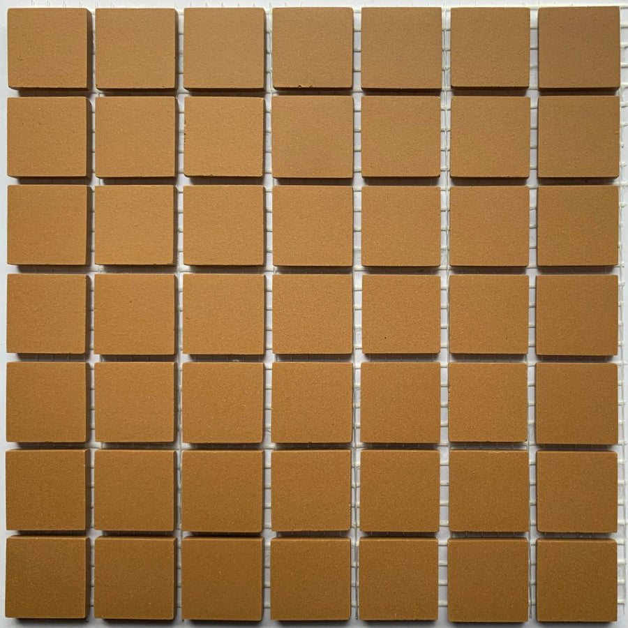 Winckelmans Caramel – tessere di mosaico opache da 20x20 mm su rete