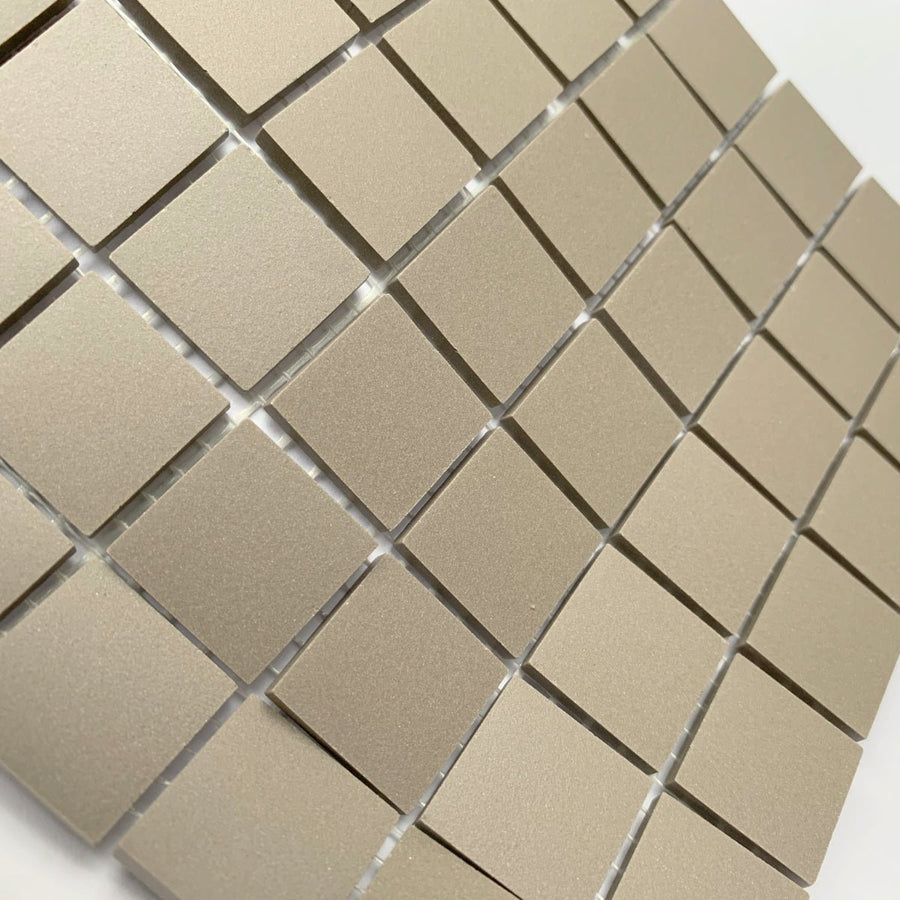 Winckelmans Gris – tessere di mosaico opache da 20x20 mm su rete